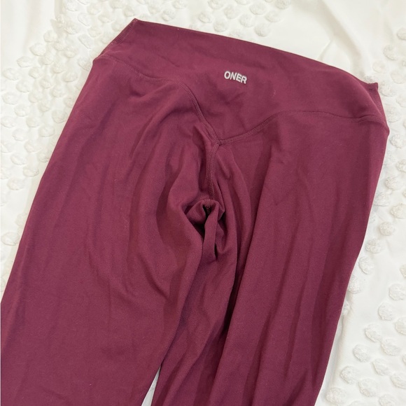 ONER ACTIVE SOFTMOTION HIGH WAISTED LEGGINGS GRAY LOGO CHERRY LACQUER PURPLE MED - Picture 6 of 9
